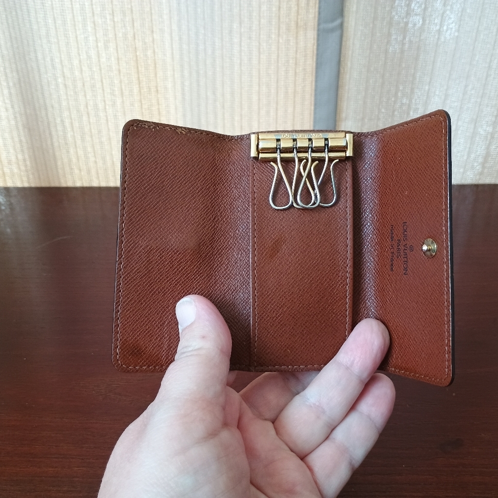 Louis Vuitton Key Wallet - Picture 3 of 8